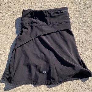 Play Off The Pleats Skirt - Black 8